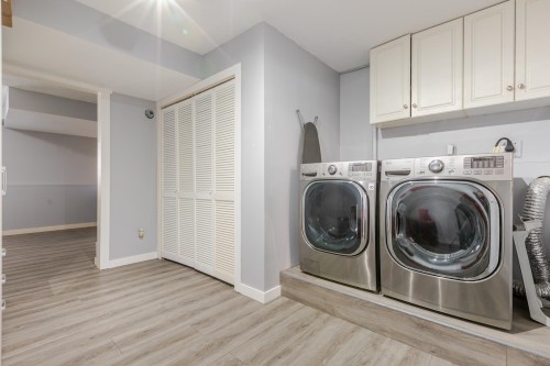 17081 60A Avenue, Surrey, BC - Indoor Photo Showing Laundry Room