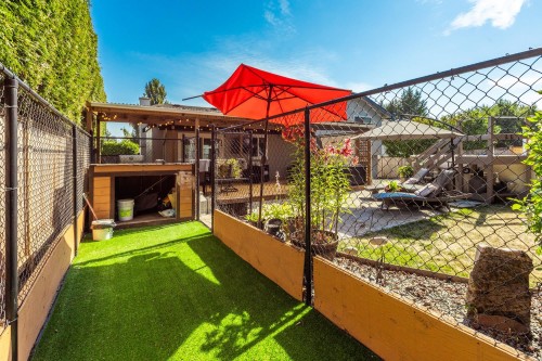 17081 60A Avenue, Surrey, BC - Outdoor