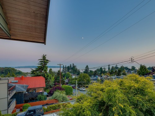 942 Keil Street, White Rock, BC - Outdoor With View