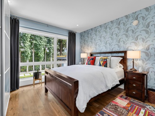 942 Keil Street, White Rock, BC - Indoor Photo Showing Bedroom