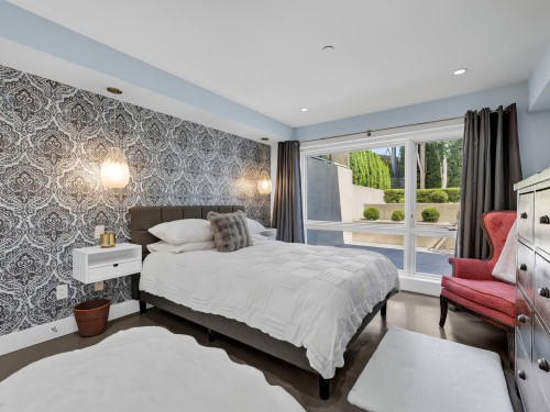 942 Keil Street, White Rock, BC - Indoor Photo Showing Bedroom