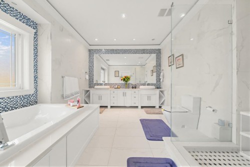19675 70A Avenue, Langley, BC - Indoor Photo Showing Bathroom