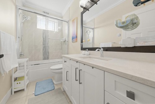 19675 70A Avenue, Langley, BC - Indoor Photo Showing Bathroom