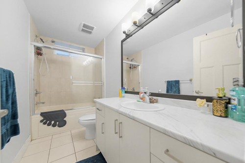 19675 70A Avenue, Langley, BC - Indoor Photo Showing Bathroom