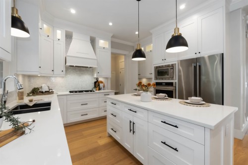 17138 0A Avenue, Surrey, BC - Indoor Photo Showing Kitchen With Double Sink With Upgraded Kitchen