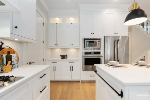 17138 0A Avenue, Surrey, BC - Indoor Photo Showing Kitchen With Upgraded Kitchen