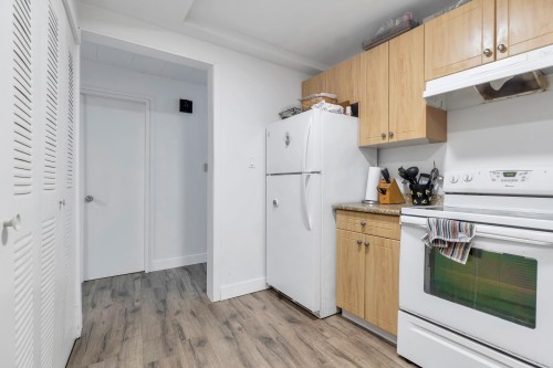 32670 Avalon Crescent, Abbotsford, BC - Indoor Photo Showing Kitchen