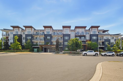 202-22136 49 Avenue  Langley, BC V3A 0M8