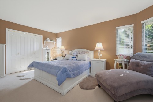 19128 63 Avenue, Surrey, BC - Indoor Photo Showing Bedroom