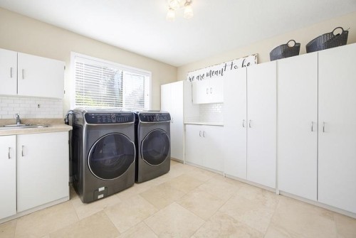 23851 58A Avenue, Langley, BC - Indoor Photo Showing Laundry Room