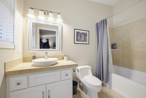 23851 58A Avenue, Langley, BC - Indoor Photo Showing Bathroom