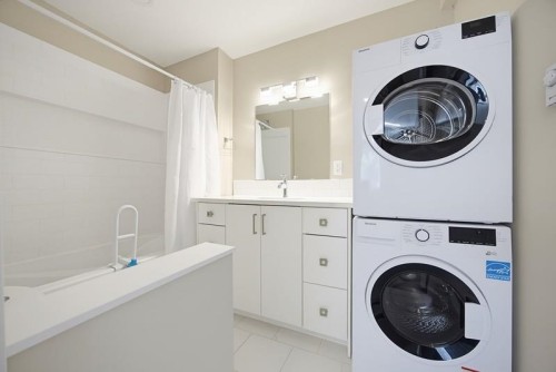 23851 58A Avenue, Langley, BC - Indoor Photo Showing Laundry Room