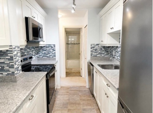 205-1850 Southmere Crescent, Surrey, BC - Indoor Photo Showing Kitchen With Upgraded Kitchen
