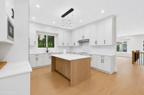 8511 Benedict Boulevard, Mission, BC - Indoor Photo Showing Kitchen