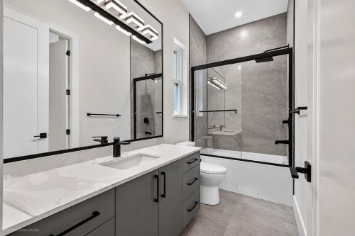 8511 Benedict Boulevard, Mission, BC - Indoor Photo Showing Bathroom