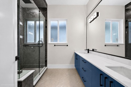 8511 Benedict Boulevard, Mission, BC - Indoor Photo Showing Bathroom