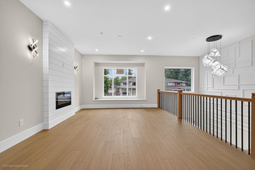 8511 Benedict Boulevard, Mission, BC - Indoor With Fireplace