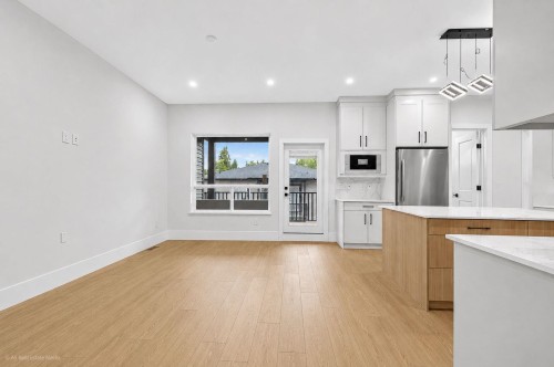 8511 Benedict Boulevard, Mission, BC - Indoor Photo Showing Kitchen