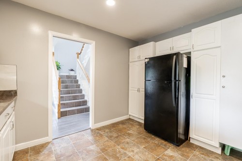 21-12172 72 Avenue, Surrey, BC - Indoor Photo Showing Kitchen