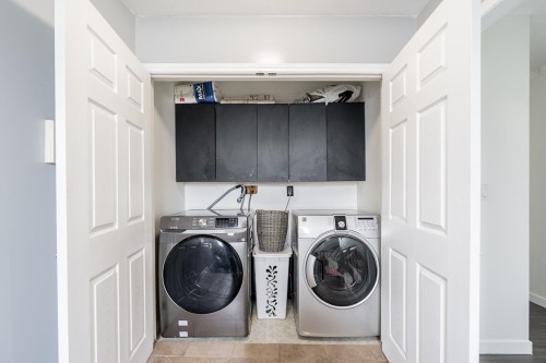 21-12172 72 Avenue, Surrey, BC - Indoor Photo Showing Laundry Room