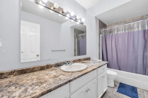 15447 92A Avenue, Surrey, BC - Indoor Photo Showing Bathroom