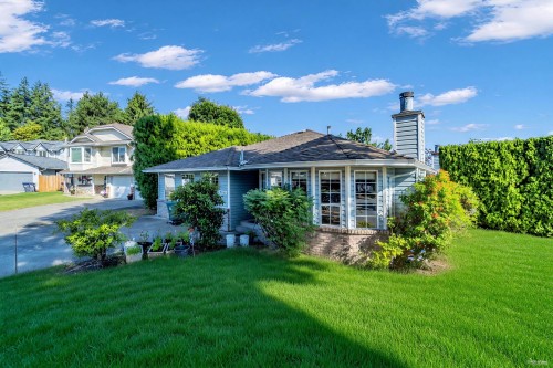 15447 92A Avenue, Surrey, BC - Outdoor With Facade