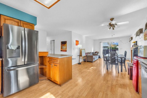15447 92A Avenue, Surrey, BC - Indoor Photo Showing Kitchen