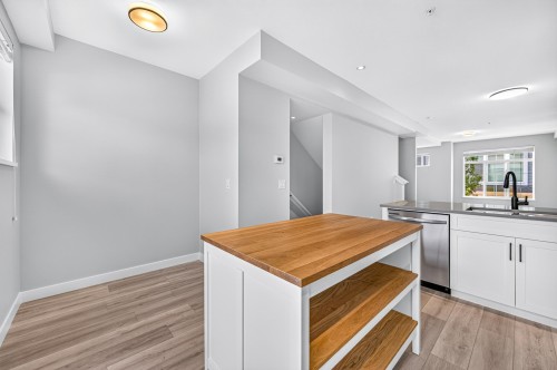 83-20180 84 Avenue, Langley, BC - Indoor Photo Showing Kitchen