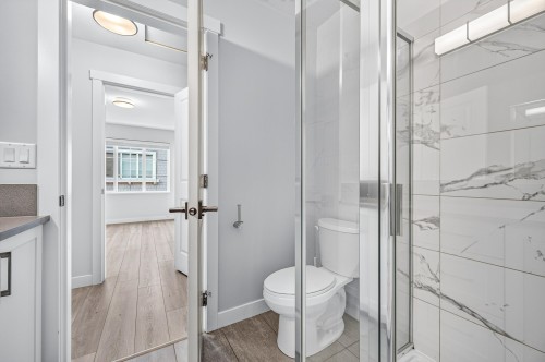 83-20180 84 Avenue, Langley, BC - Indoor Photo Showing Bathroom