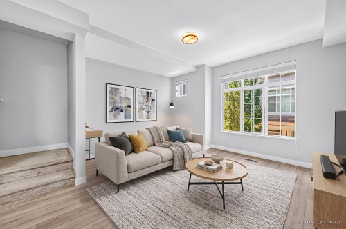 83-20180 84 Avenue, Langley, BC - Indoor Photo Showing Living Room