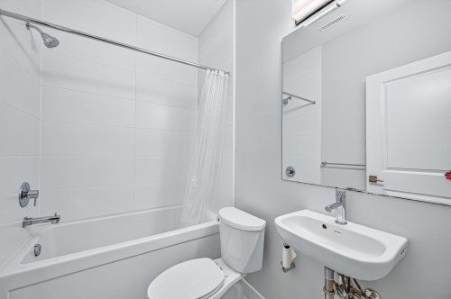 83-20180 84 Avenue, Langley, BC - Indoor Photo Showing Bathroom