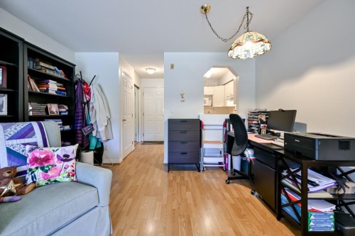 101-20727 Douglas Crescent, Langley, BC - Indoor Photo Showing Office