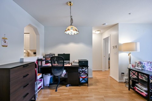 101-20727 Douglas Crescent, Langley, BC - Indoor Photo Showing Office
