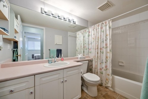 101-20727 Douglas Crescent, Langley, BC - Indoor Photo Showing Bathroom