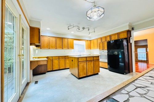 6830 Cedarbrook Place, Delta, BC - Indoor Photo Showing Kitchen