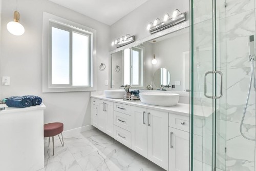 19642 74A Avenue, Langley, BC - Indoor Photo Showing Bathroom