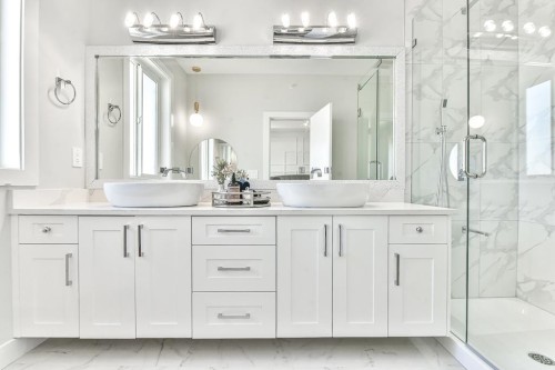 19642 74A Avenue, Langley, BC - Indoor Photo Showing Bathroom
