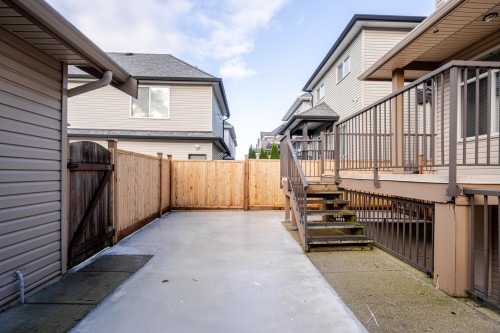 19586 72A Avenue, Surrey, BC - Outdoor With Exterior