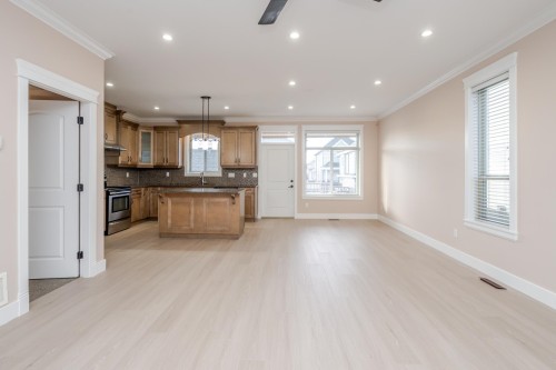 19586 72A Avenue, Surrey, BC - Indoor Photo Showing Kitchen