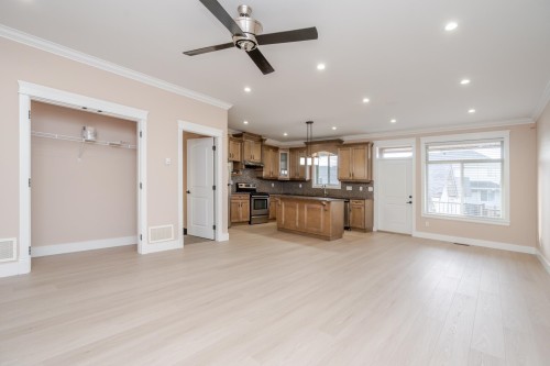 19586 72A Avenue, Surrey, BC - Indoor Photo Showing Kitchen