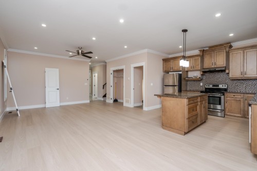 19586 72A Avenue, Surrey, BC - Indoor Photo Showing Kitchen