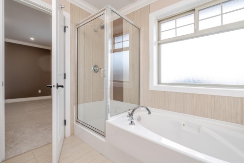 19586 72A Avenue, Surrey, BC - Indoor Photo Showing Bathroom