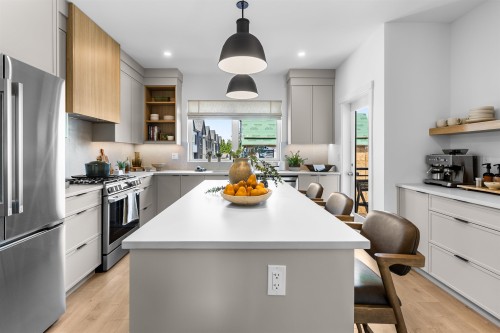 18-16765 25 Avenue, Surrey, BC - Indoor Photo Showing Kitchen With Upgraded Kitchen