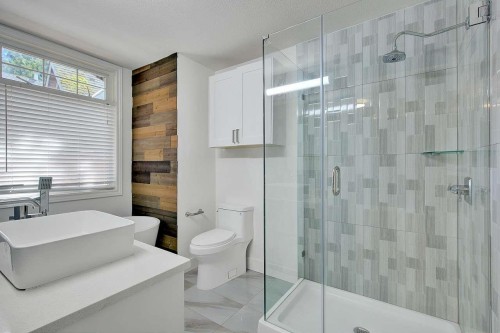 19694 46 Avenue, Langley, BC - Indoor Photo Showing Bathroom