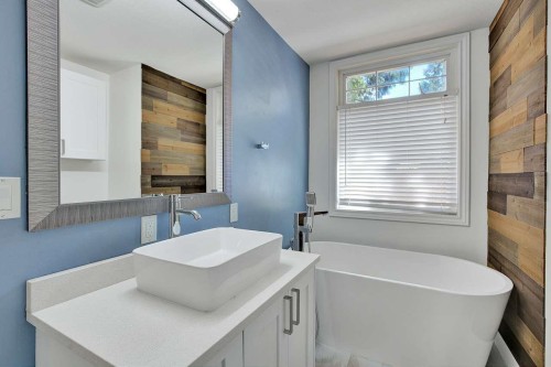 19694 46 Avenue, Langley, BC - Indoor Photo Showing Bathroom