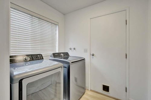 19694 46 Avenue, Langley, BC - Indoor Photo Showing Laundry Room