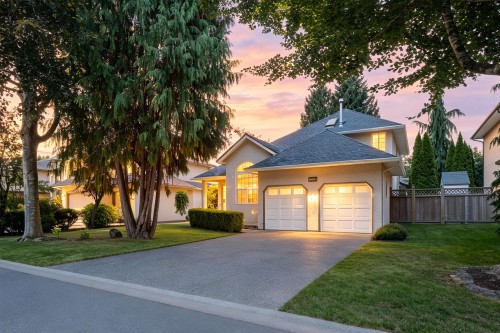 20621 91 Avenue, Langley, BC - Outdoor With Facade