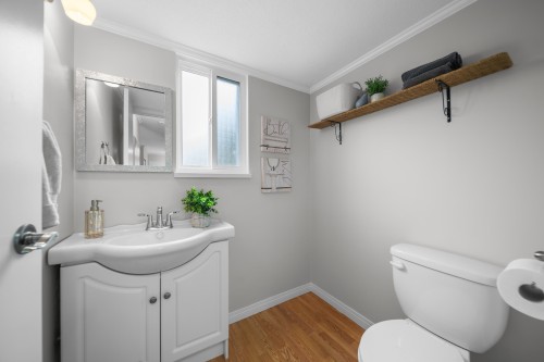 279-32550 Maclure Road, Abbotsford, BC - Indoor Photo Showing Bathroom