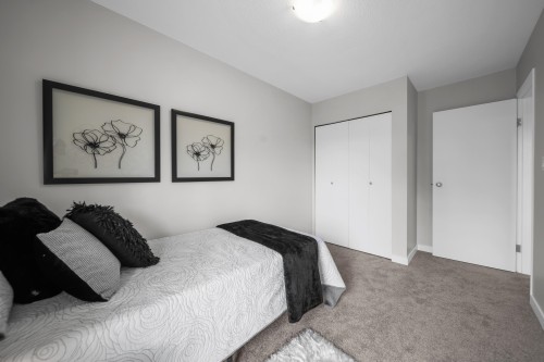 279-32550 Maclure Road, Abbotsford, BC - Indoor Photo Showing Bedroom