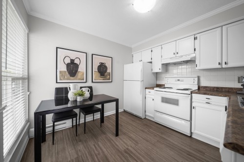 279-32550 Maclure Road, Abbotsford, BC - Indoor Photo Showing Kitchen